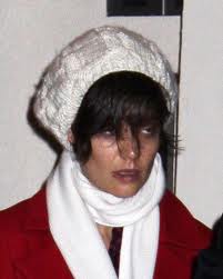 Katie Holmes desperate