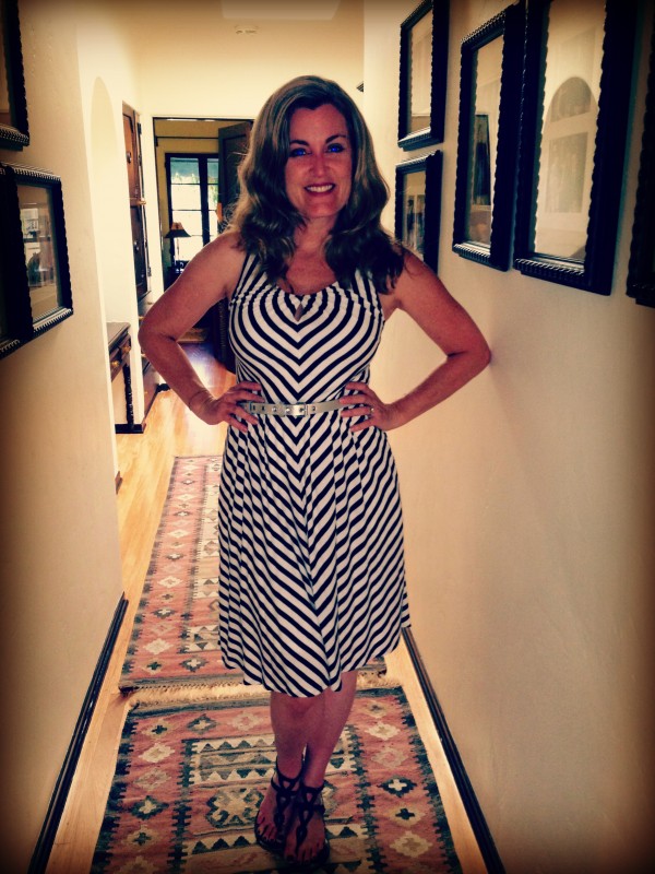 Dress #61. This is the dress I bought at Anthropologie mostly with my mom's gift card. So it cost me 18$ and now I have to post 72 dresses instead of 71. And I have to give an extra dress away. Was this little number worth it?!